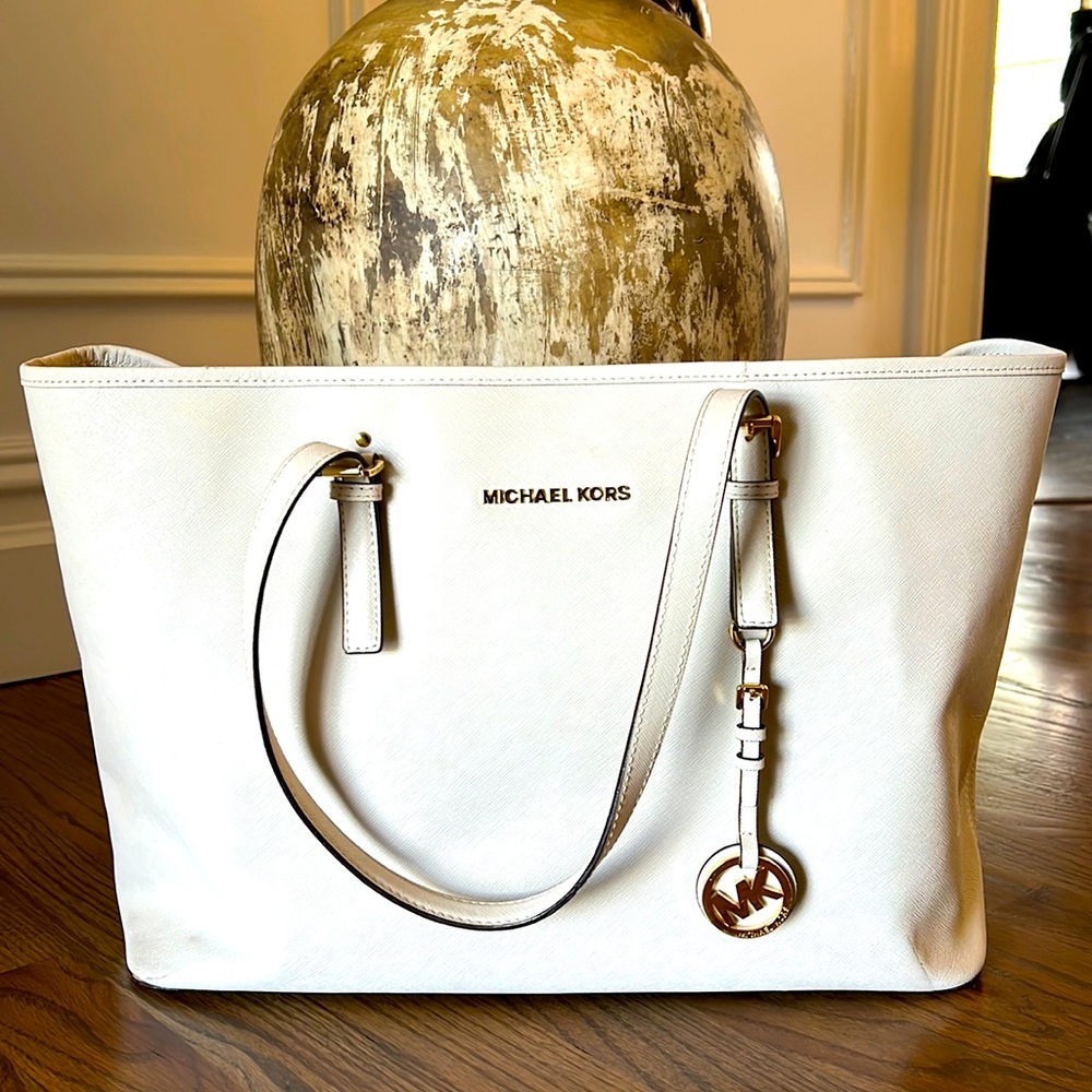 Michael joeys tote bag .like new no rips or stains